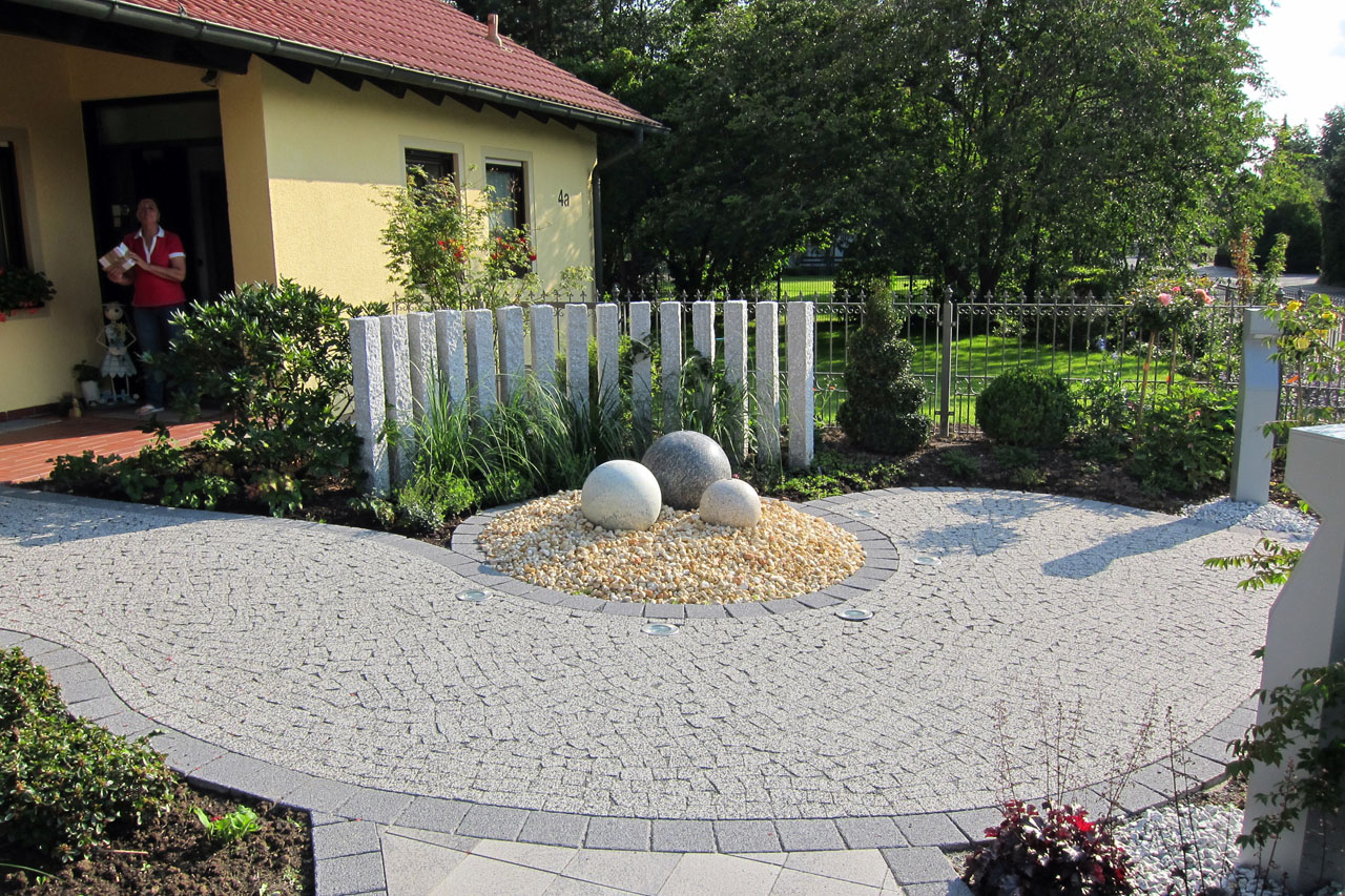 Gartenanlage in Dörfles-Esbach